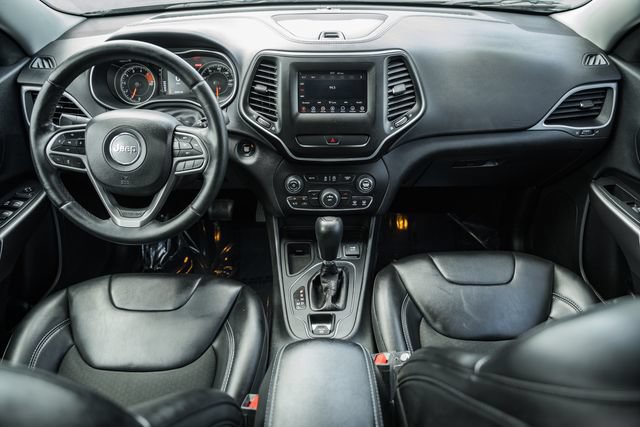 Used 2019 Jeep Cherokee Latitude Plus FWD image 20