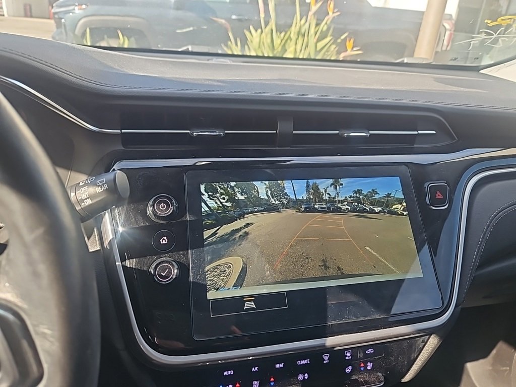 Used 2022 Chevrolet Bolt EUV LT w/ Convenience Package image 10