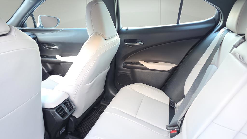 Used 2025 Lexus UX 300h AWD image 16