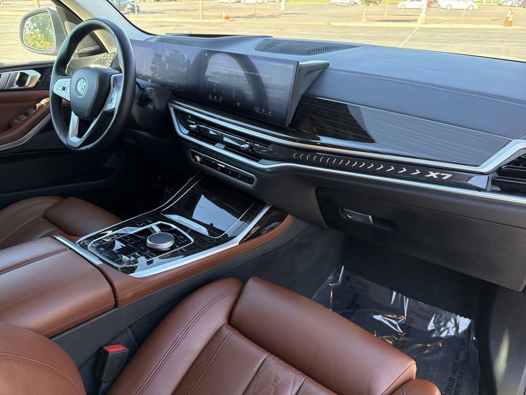 Used 2023 BMW X7 xDrive40i image 36