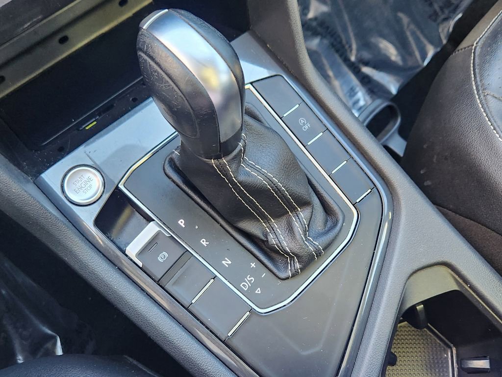 Used 2021 Volkswagen Tiguan SE image 10