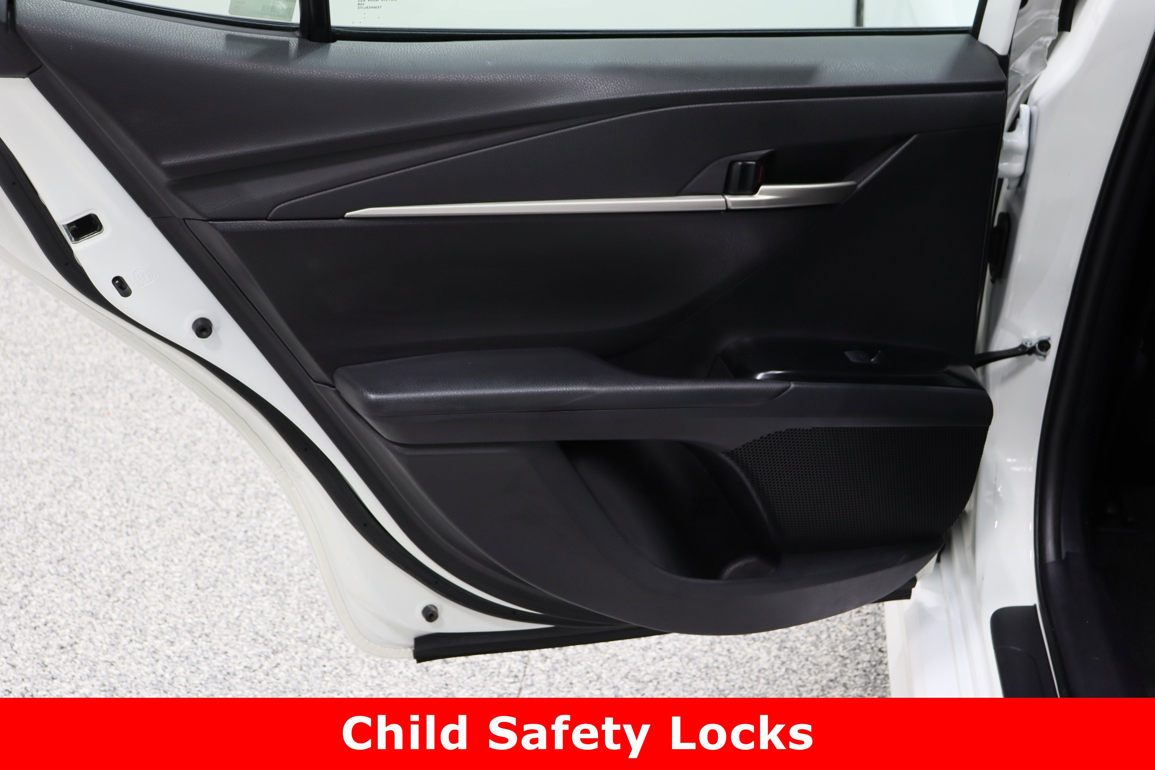 Used 2025 Toyota Camry SE image 26