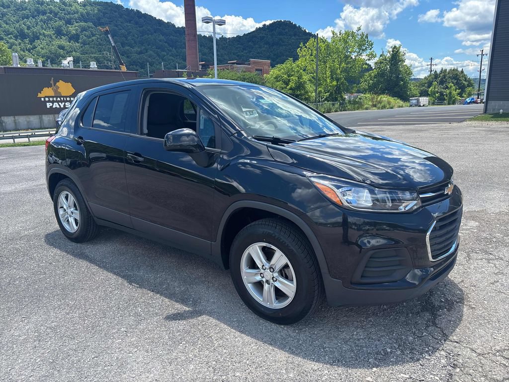 Used 2019 Chevrolet Trax LS w/ Tint and Cruise Package AWD/4WD image 7