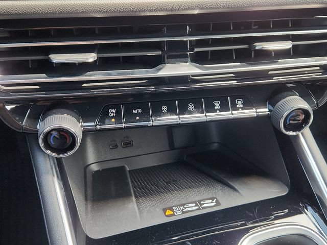 New 2026 Chevrolet Traverse LT w/ Sun and Wheel Package FWD image 27