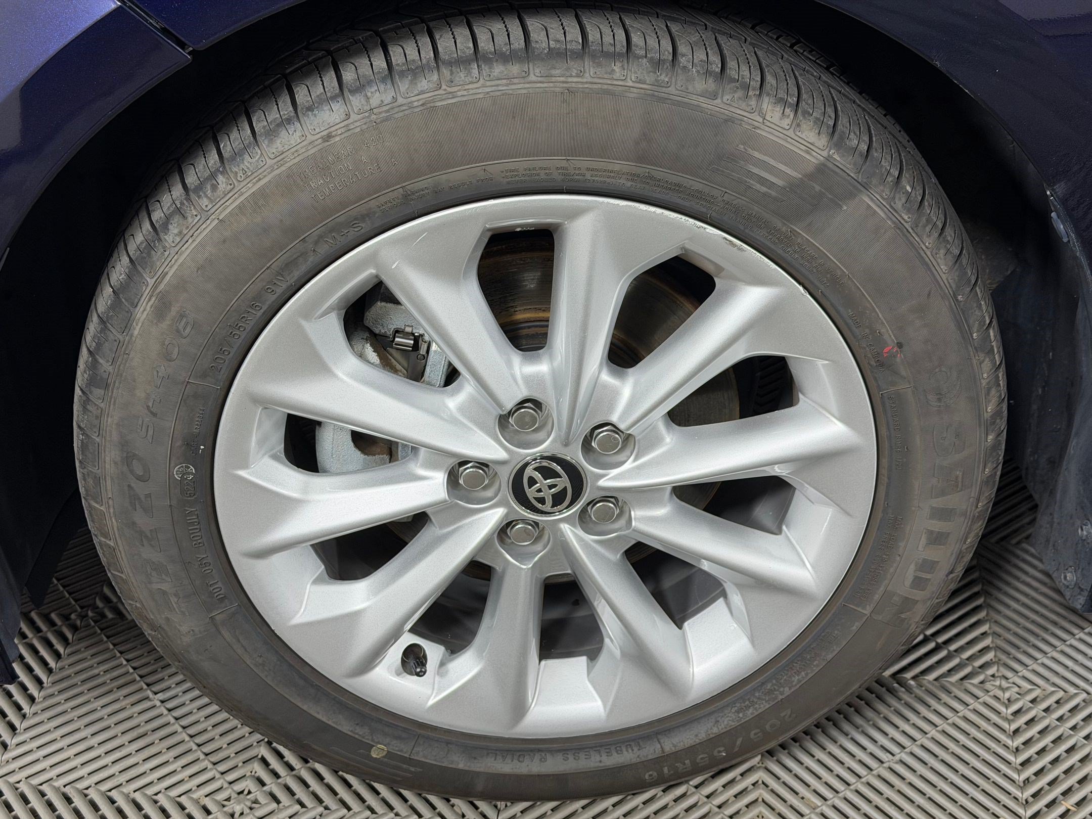 Used 2022 Toyota Corolla XLE FWD image 13