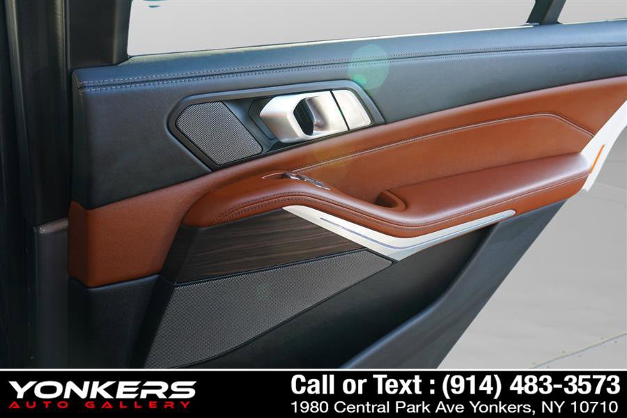 Used 2024 BMW X7 M60i w/ Executive Package image 57