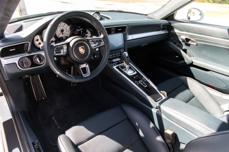 Used 2018 Porsche 911 Turbo image 4