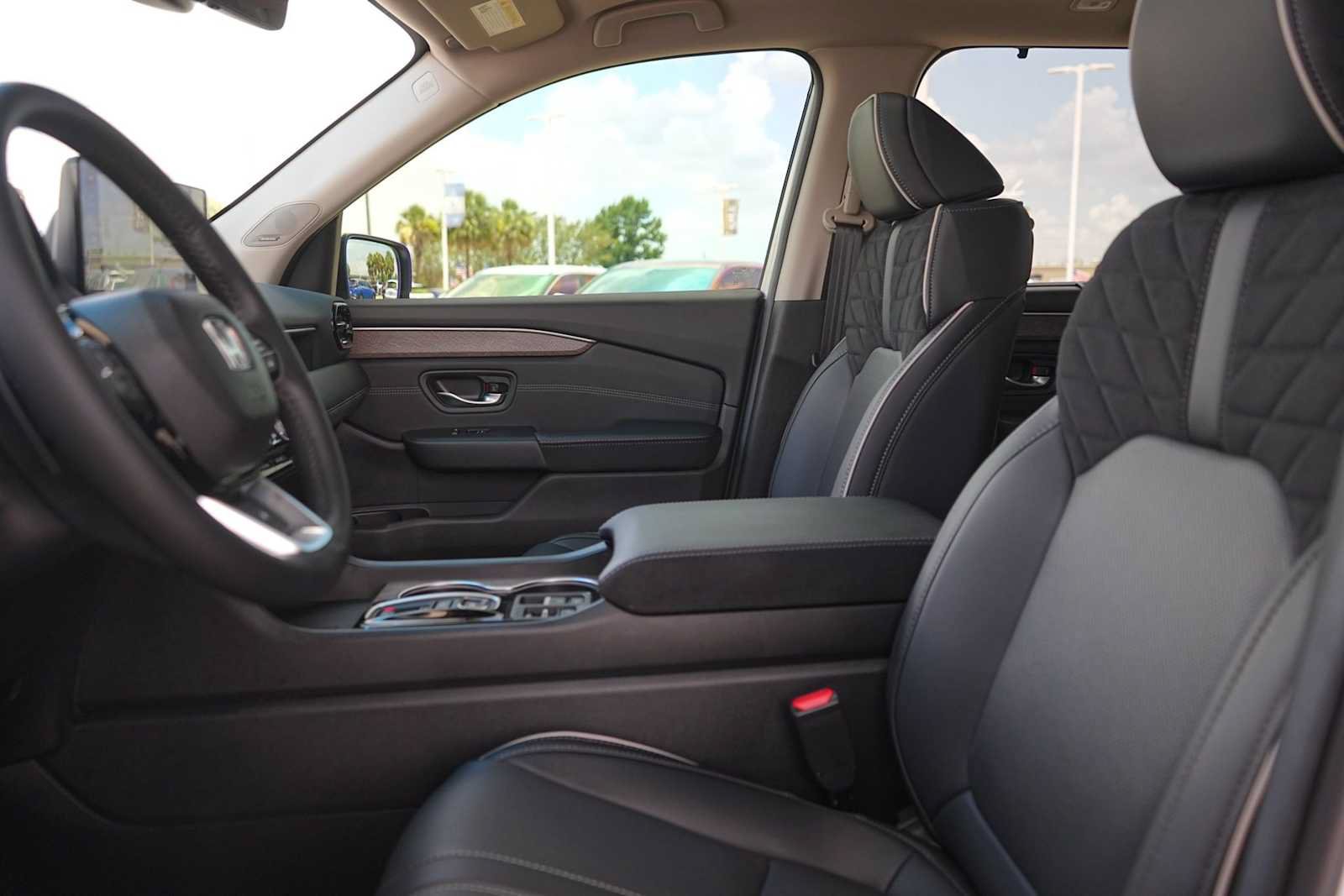 Used 2026 Honda Pilot Elite image 11