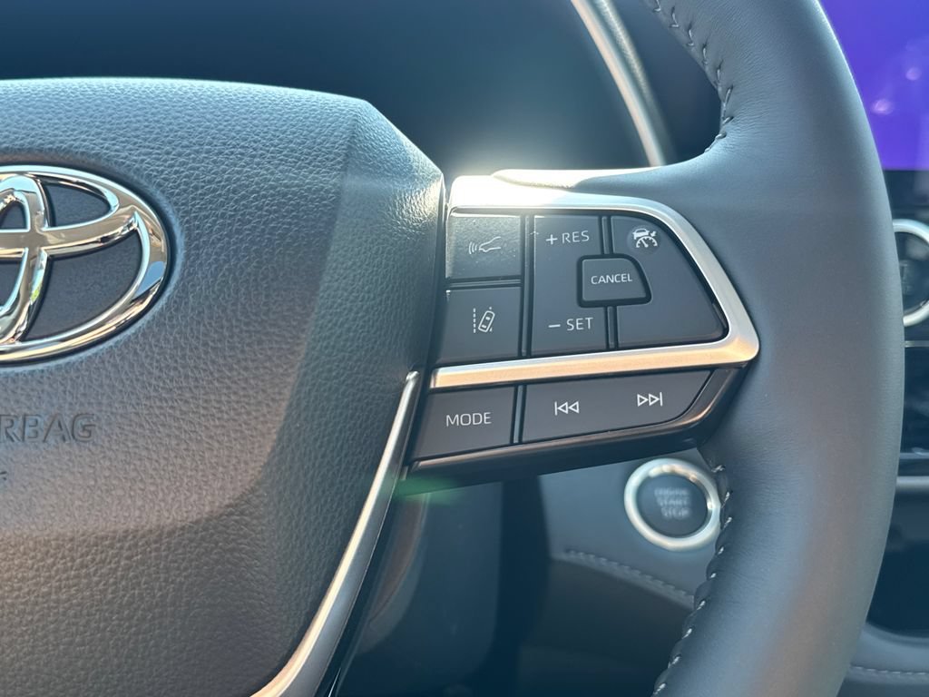 New 2026 Toyota Highlander Limited AWD/4WD image 19