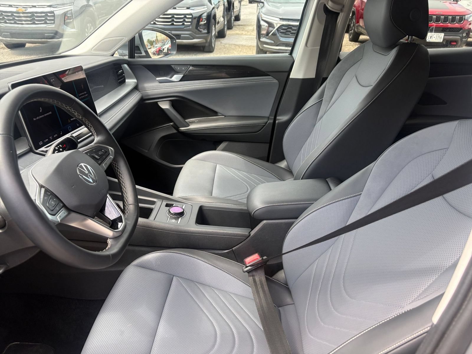 Used 2026 Volkswagen Tiguan SE AWD/4WD image 21