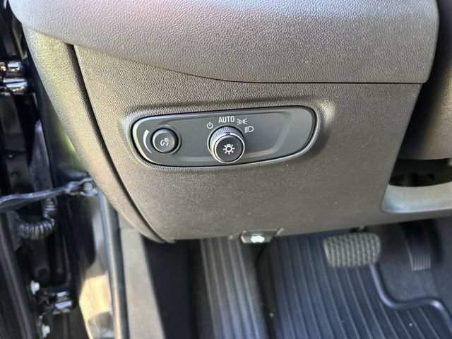 Used 2024 Chevrolet Equinox LT FWD image 17
