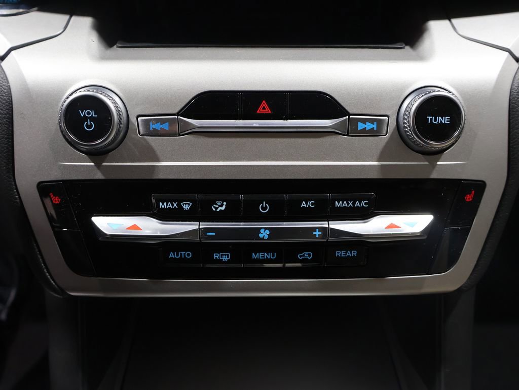 Used 2022 Ford Explorer XLT image 30