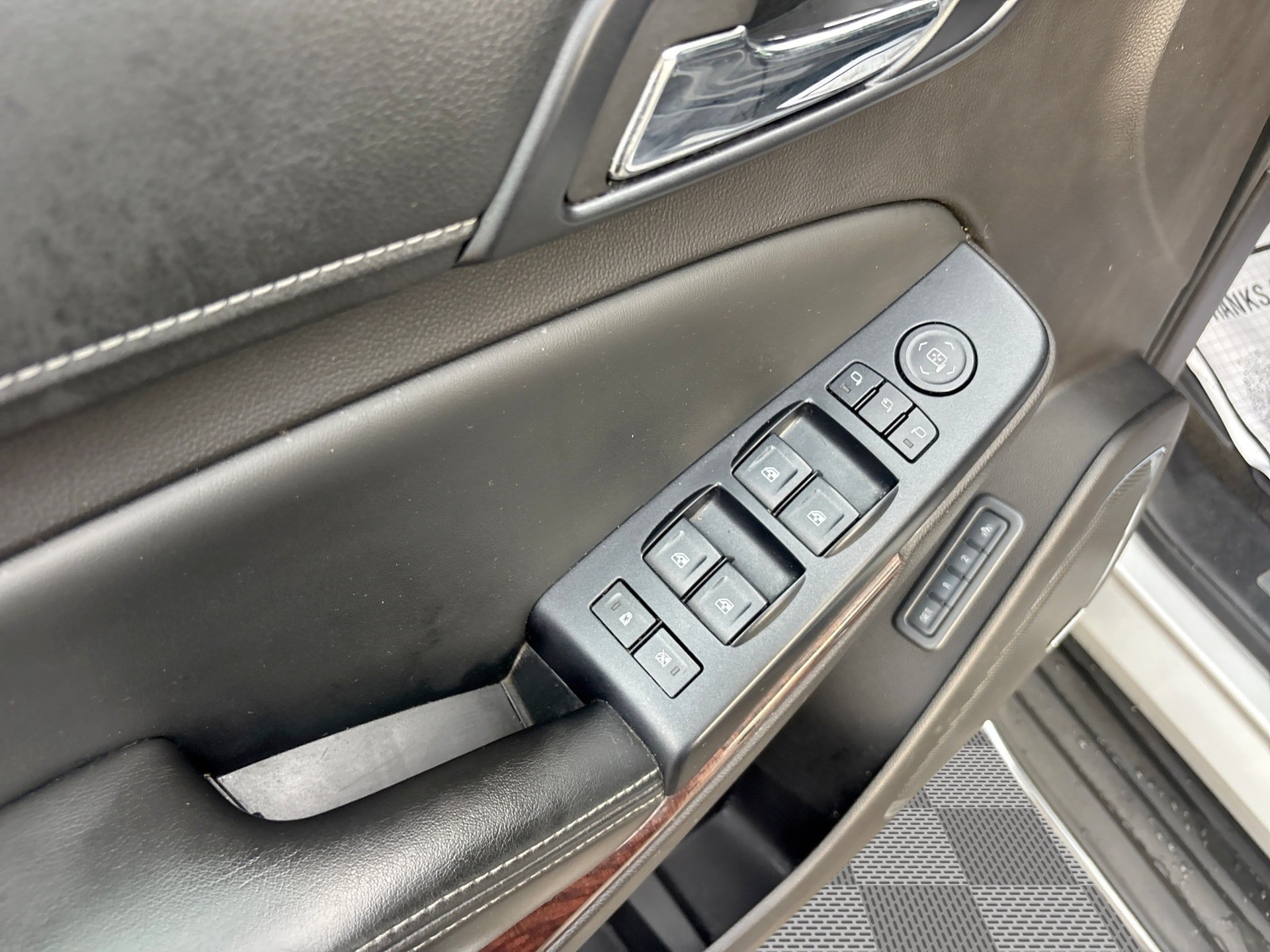 Used 2015 GMC Yukon SLT w/ Open Road Package AWD/4WD image 15