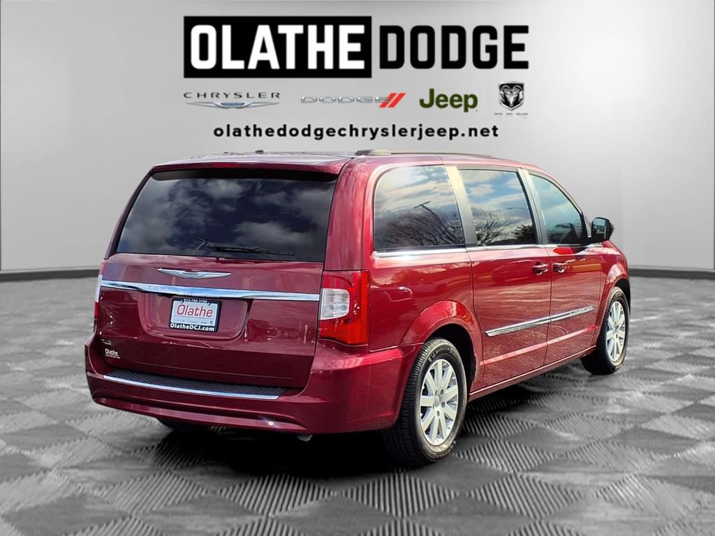Used 2014 Chrysler Town & Country Touring image 31