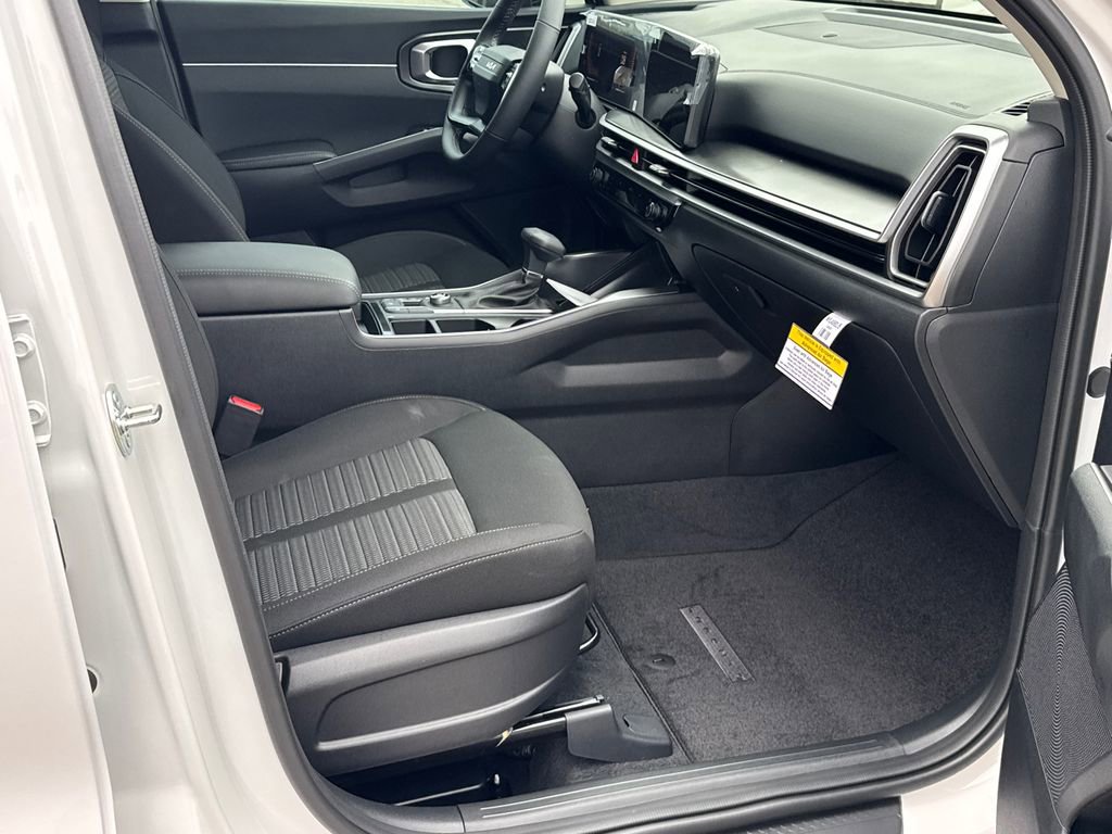 New 2026 Kia Sorento LX image 13