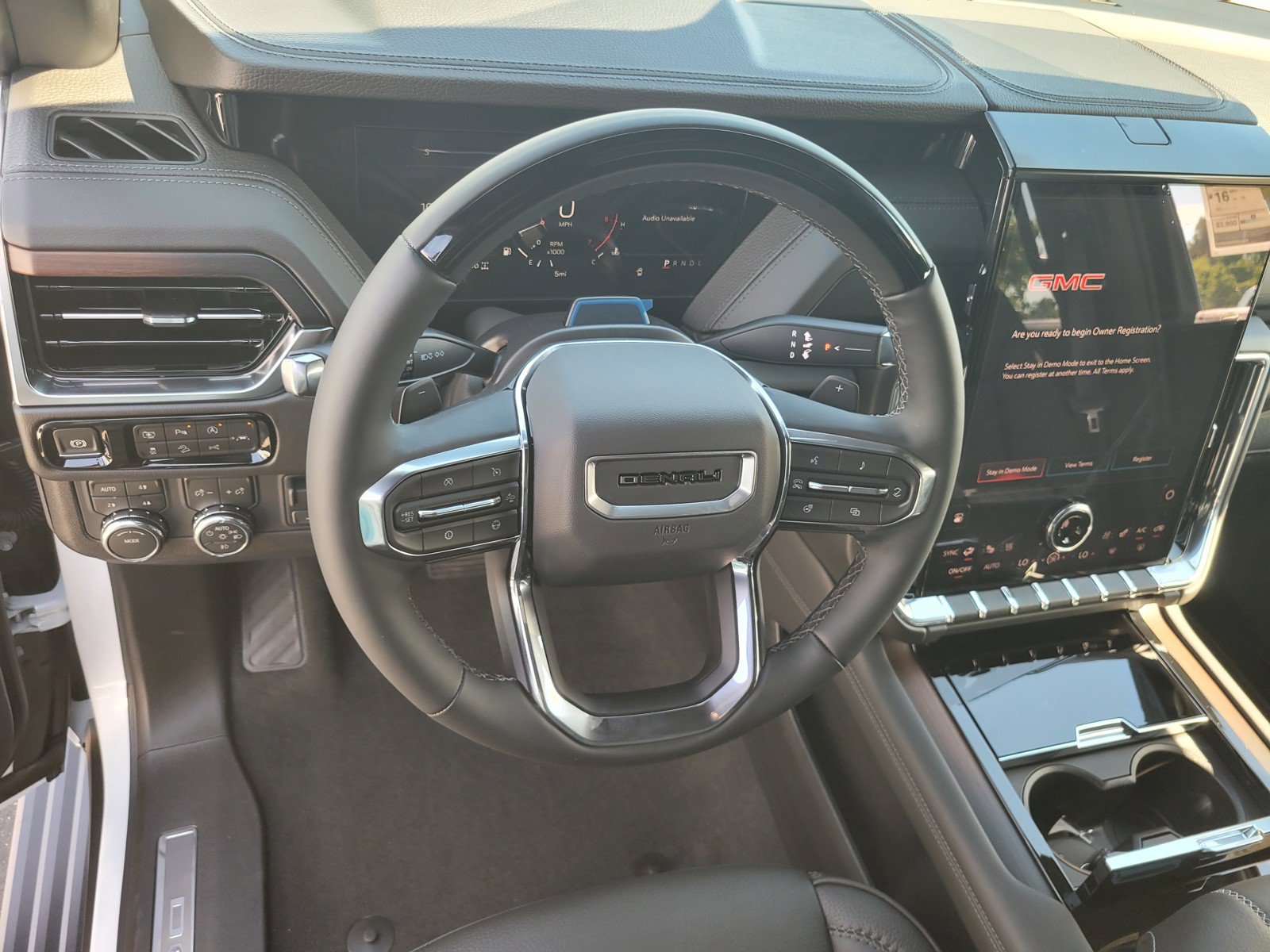 New 2026 GMC Yukon XL Denali w/ Denali Reserve Package AWD/4WD image 10