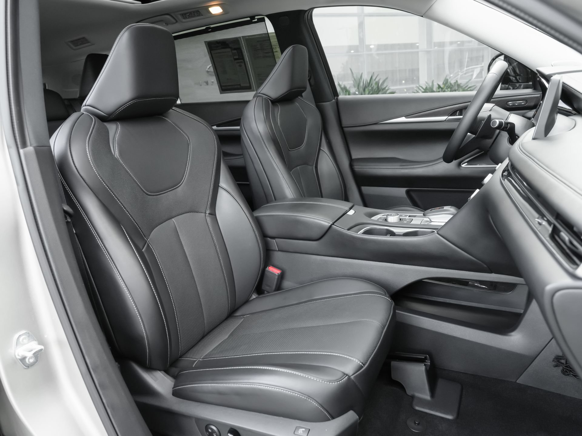 Used 2025 INFINITI QX60 Sensory w/ Vision Package AWD/4WD image 40