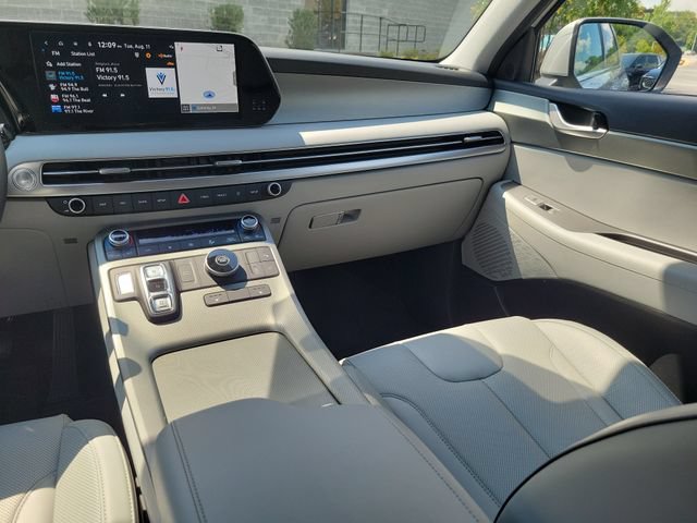 Used 2025 Hyundai Palisade SEL FWD image 12