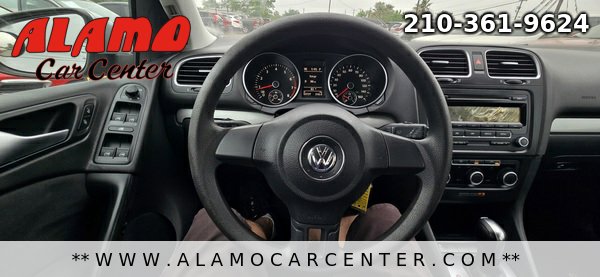 Used 2013 Volkswagen Golf 4-Door FWD image 32