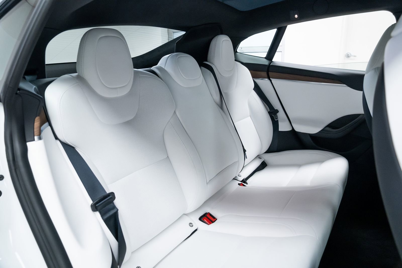 Used 2024 Tesla Model S image 22