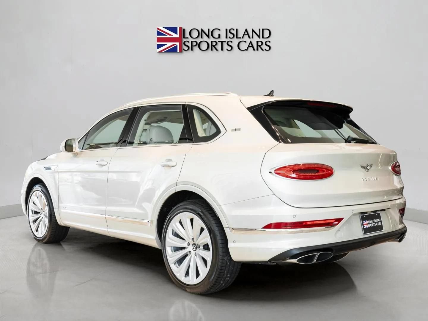 Used 2022 Bentley Bentayga AWD/4WD image 4