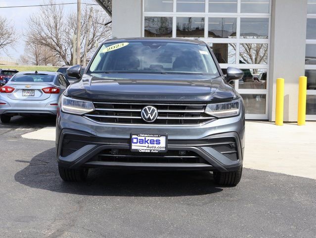 Used 2023 Volkswagen Tiguan SE image 3