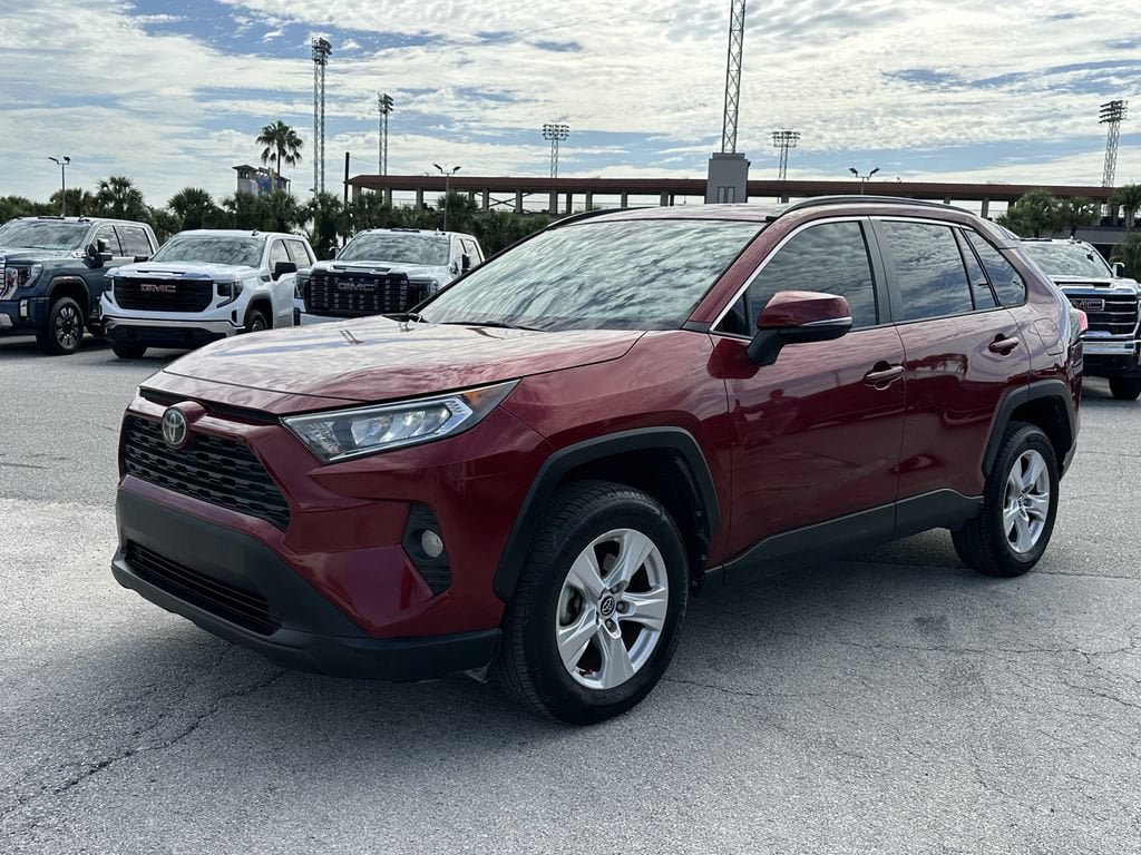 Used 2020 Toyota RAV4 XLE w/ Convenience Package FWD image 8