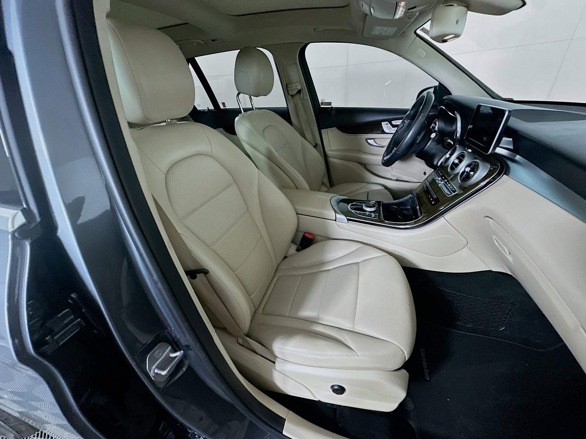 Used 2018 Mercedes-Benz GLC 300 image 31