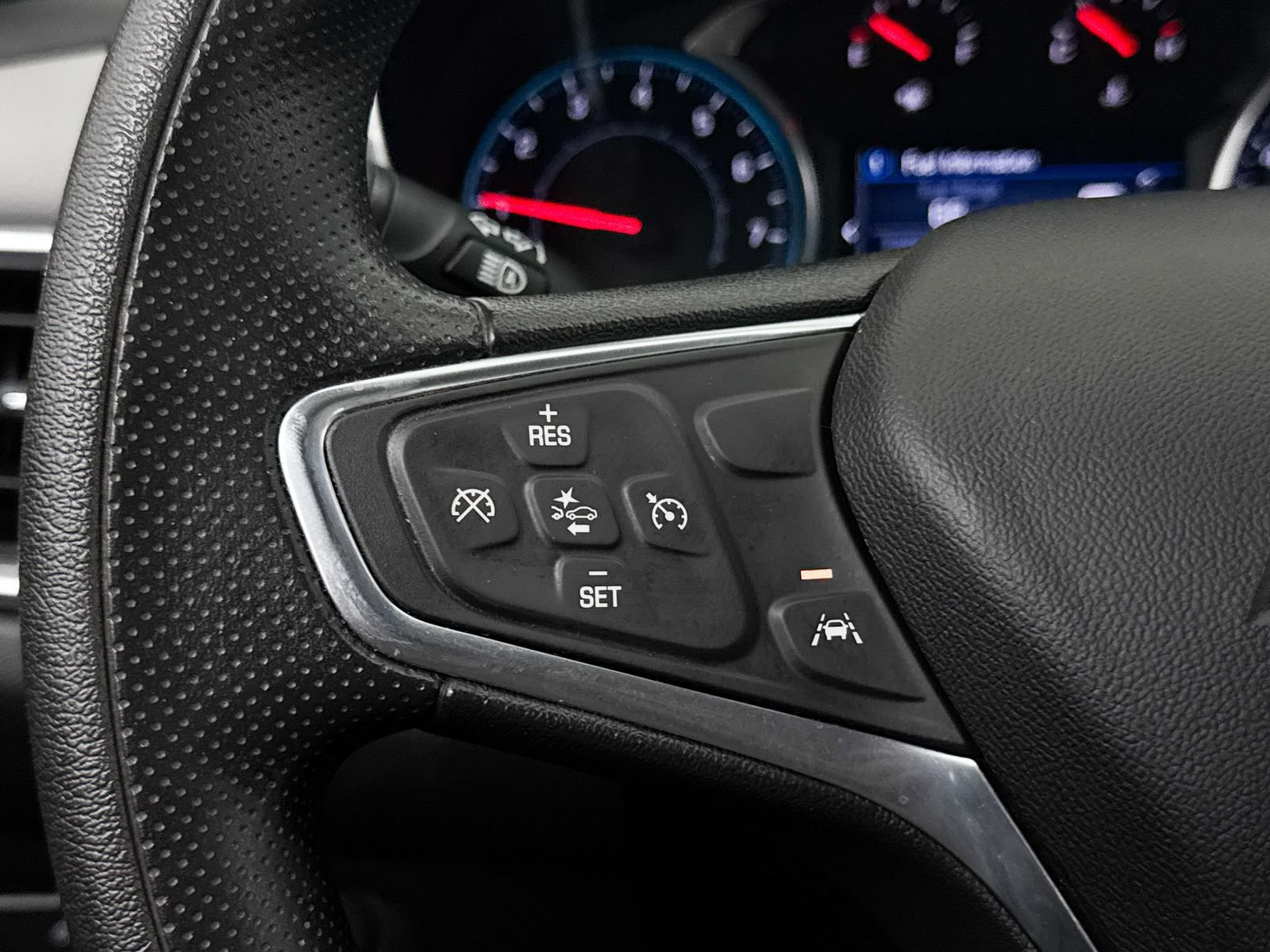 Used 2020 Chevrolet Equinox LT FWD image 29