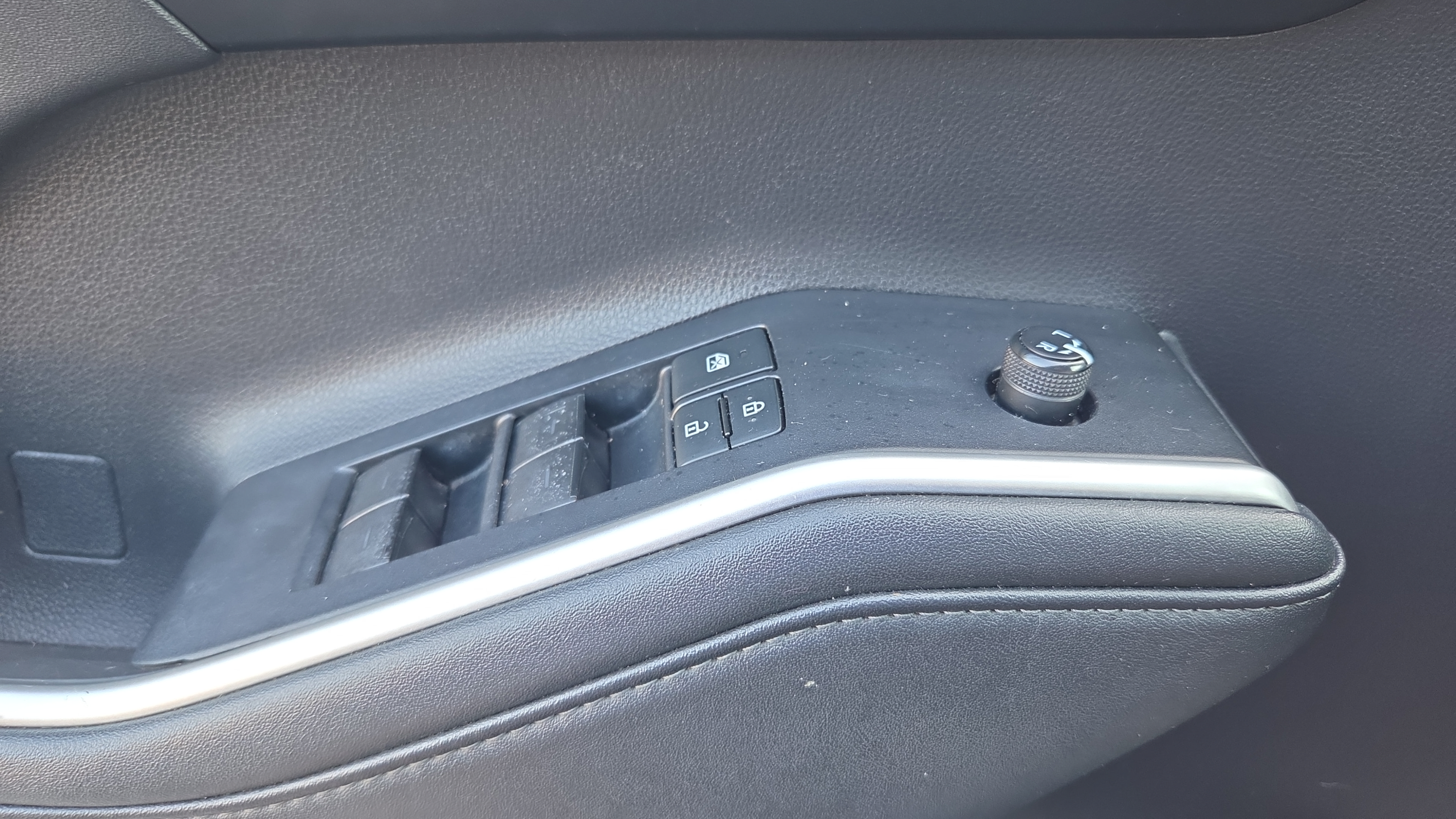 Used 2021 Toyota Highlander XLE FWD image 29