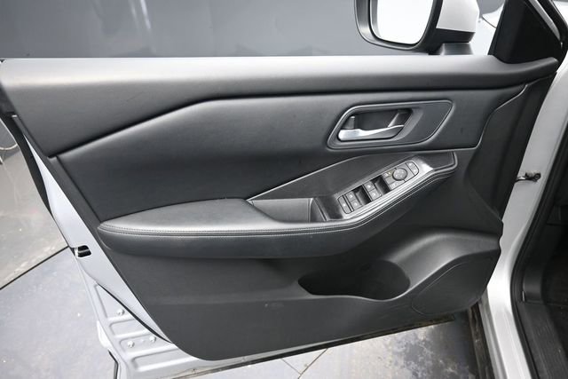 Used 2025 Nissan Rogue SV AWD/4WD image 18