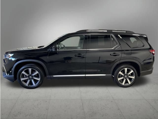 Certified 2024 Honda Pilot Touring image 3