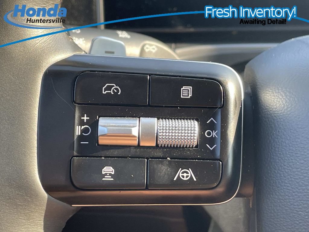 Used 2025 Hyundai Santa Fe SEL FWD image 29
