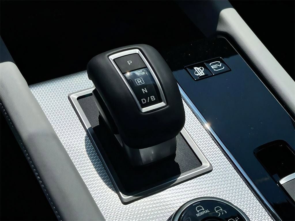New 2025 Mitsubishi Outlander SEL image 19