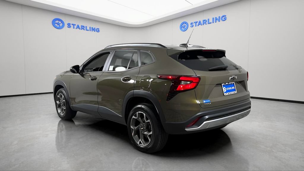 Certified 2024 Chevrolet Trax LT w/ Driver Confidence Package FWD image 9