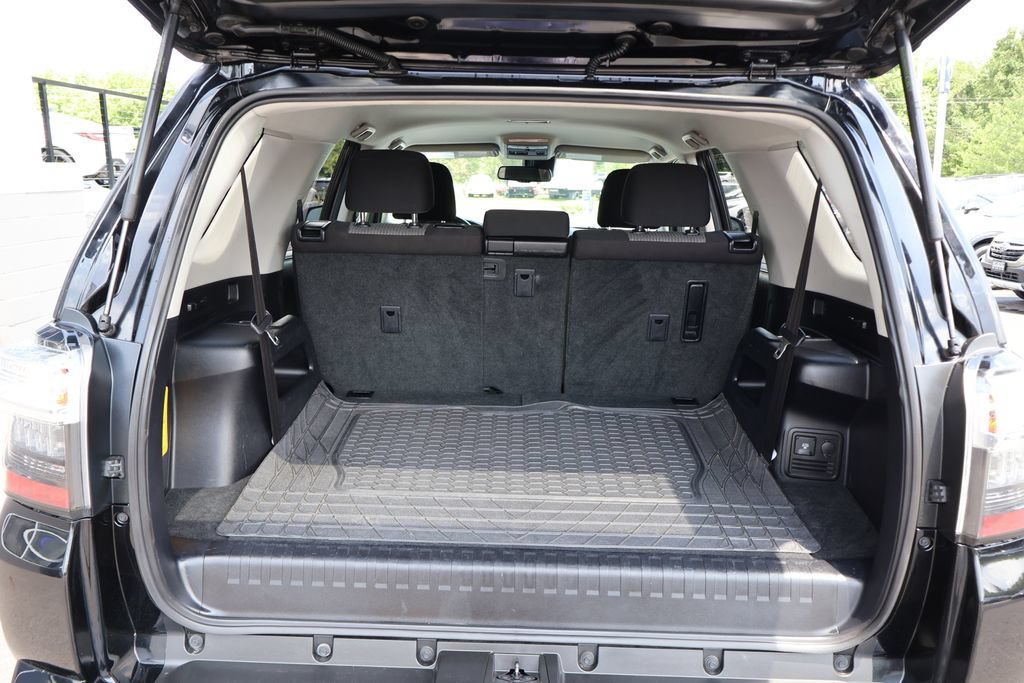 Used 2022 Toyota 4Runner SR5 RWD image 20
