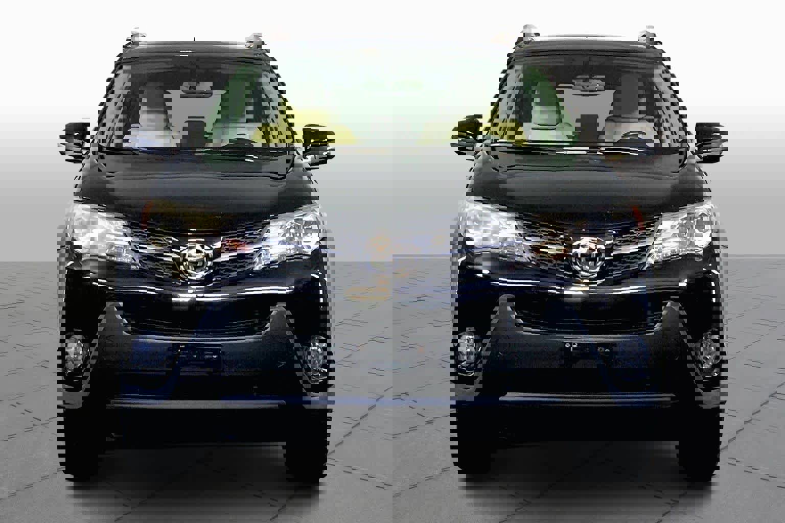 Used 2015 Toyota RAV4 Limited image 3