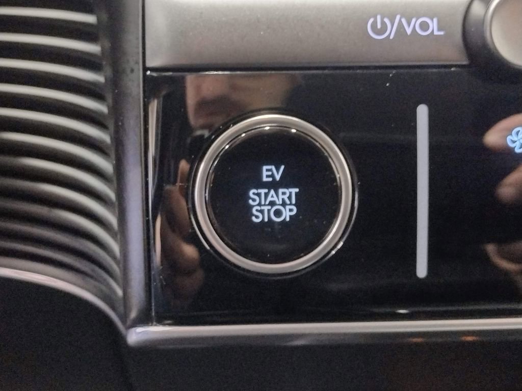 Used 2025 Hyundai Ioniq 5 SE image 35