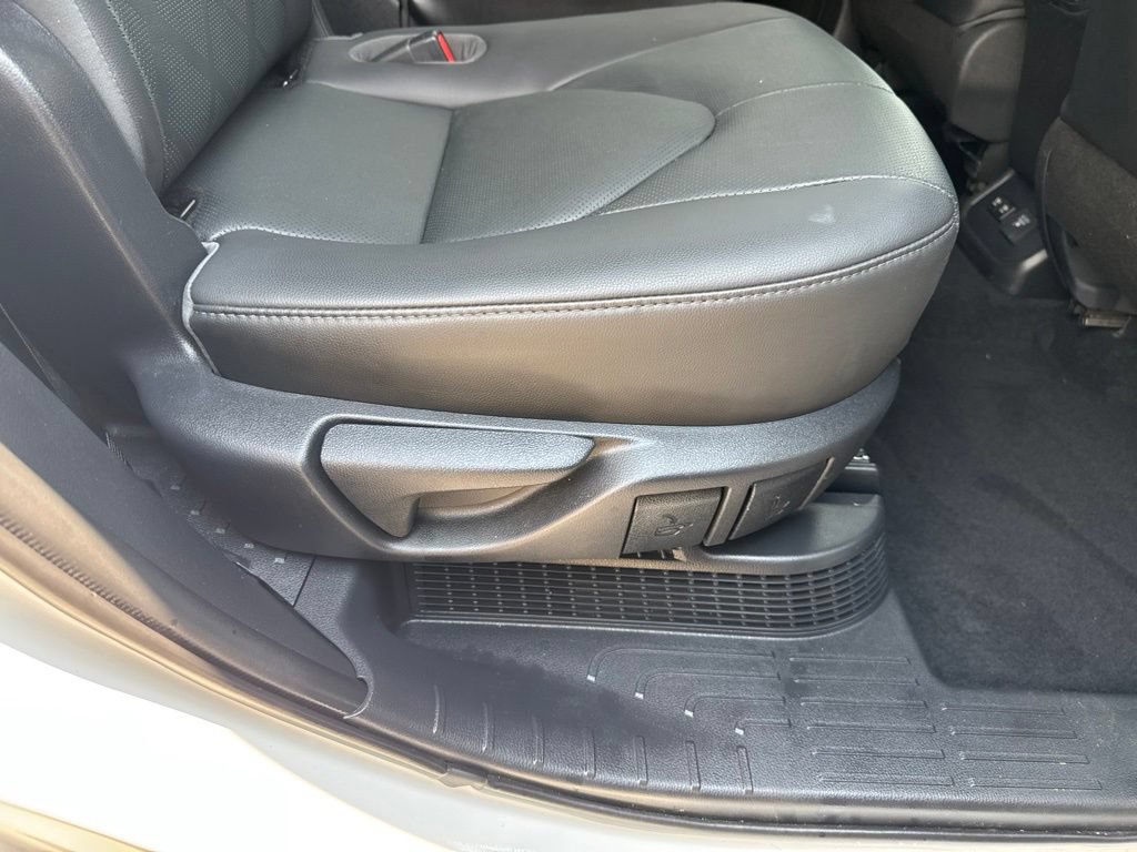 Certified 2020 Toyota Highlander Platinum AWD/4WD image 35
