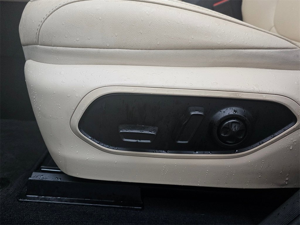 Used 2024 Jeep Grand Cherokee Limited 4xe image 25