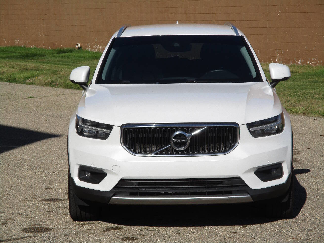 Used 2022 Volvo XC40 T5 Momentum image 12