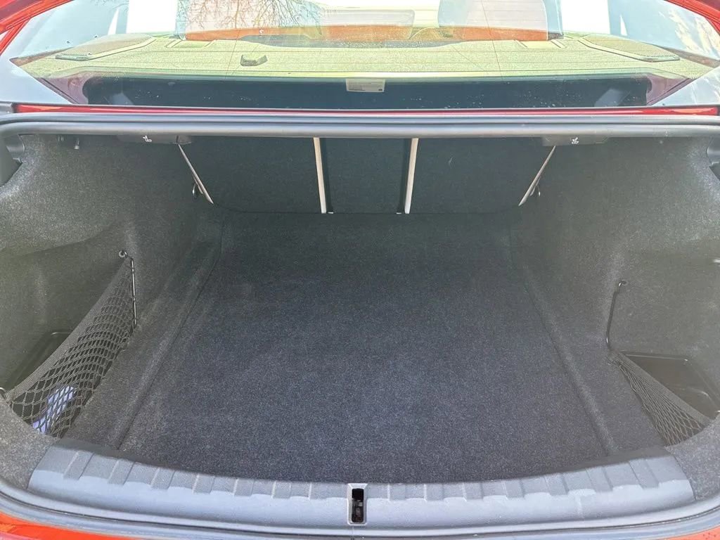 Used 2021 BMW 330i xDrive Sedan AWD/4WD image 9