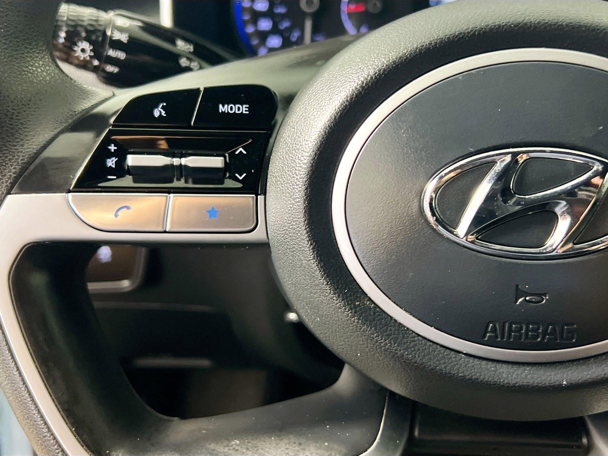 Used 2023 Hyundai Santa Cruz SEL image 18