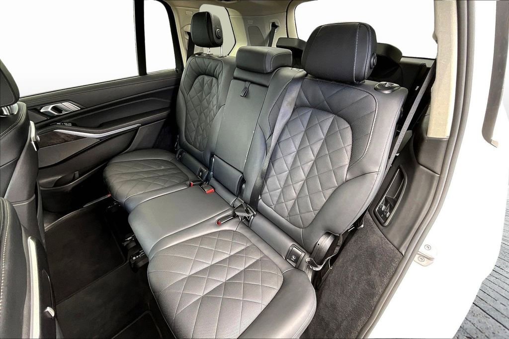 Used 2025 BMW X7 xDrive40i AWD/4WD image 22