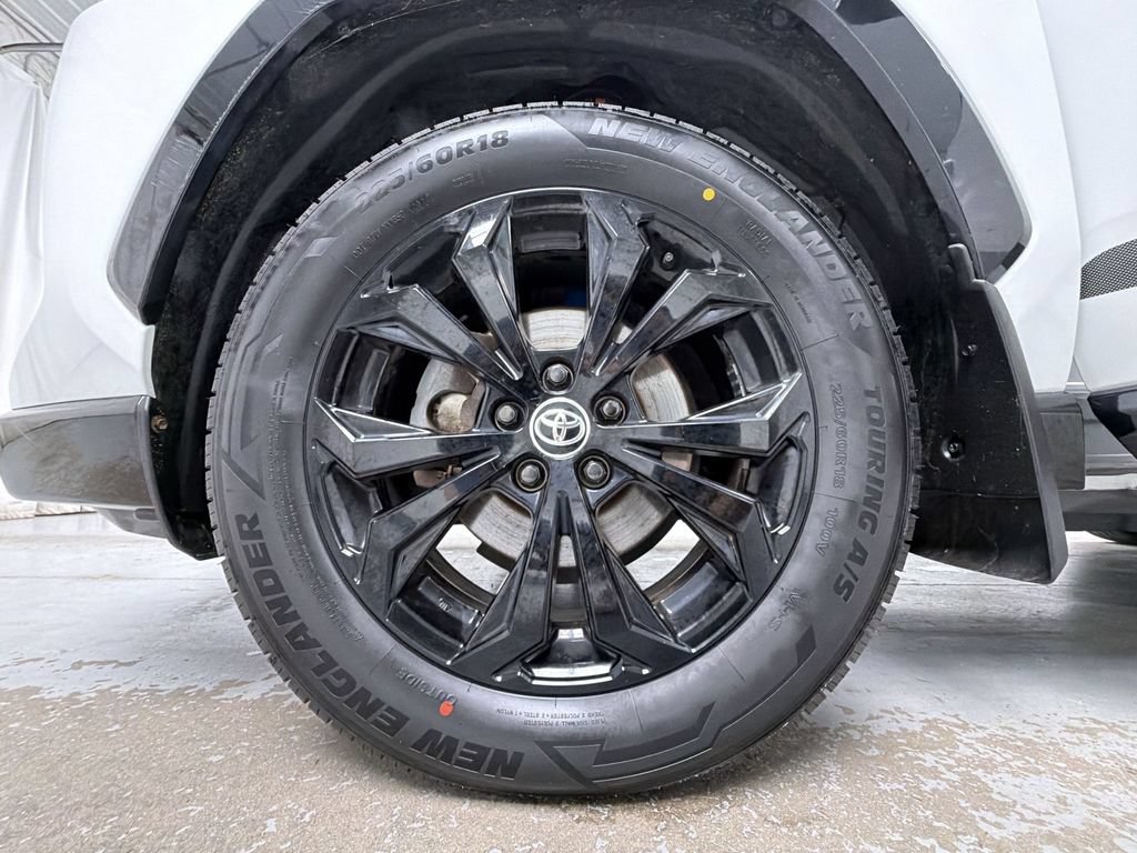 Certified 2024 Toyota RAV4 XSE w/ Advanced Technology Package AWD/4WD image 15