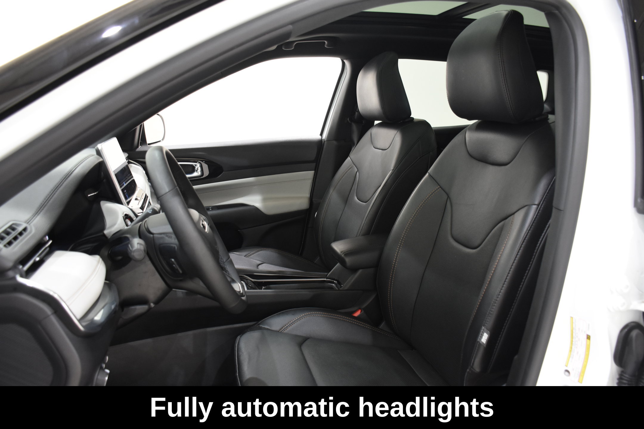 Used 2023 Jeep Compass Limited w/ Elite Group AWD/4WD image 24