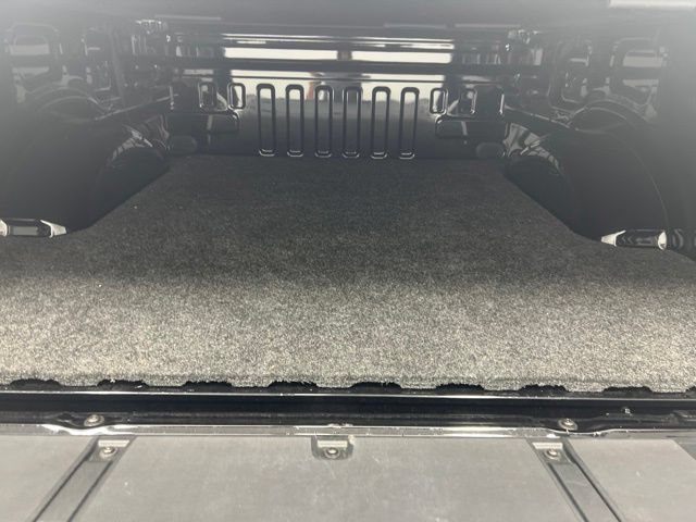 Used 2022 Ford F150 Raptor w/ Equipment Group 801A High AWD/4WD image 9