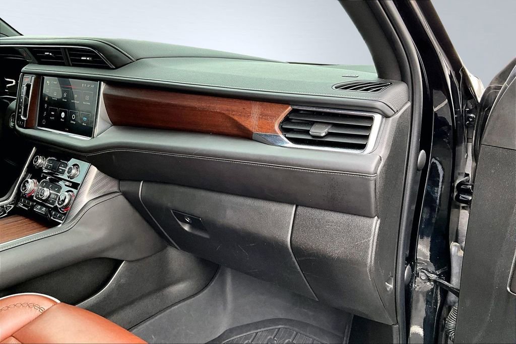 Used 2023 GMC Yukon XL Denali Ultimate image 17