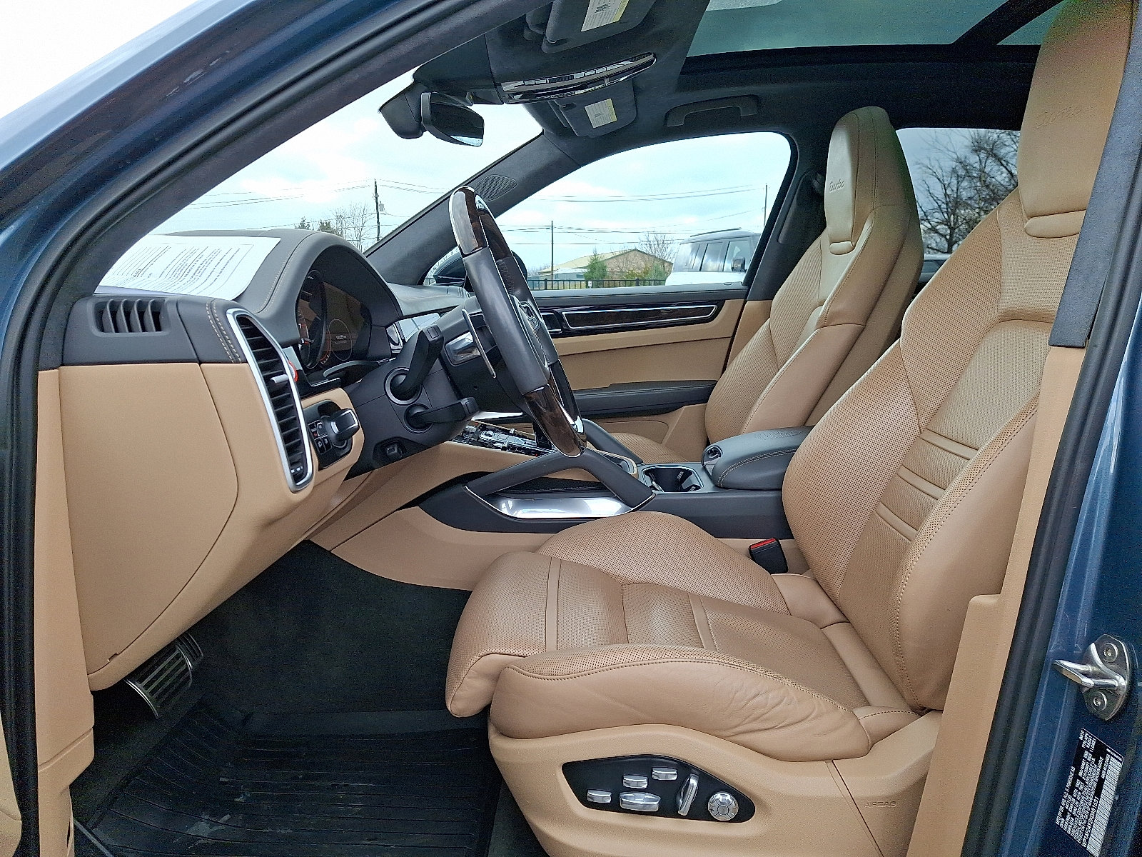 Used 2019 Porsche Cayenne Turbo image 12