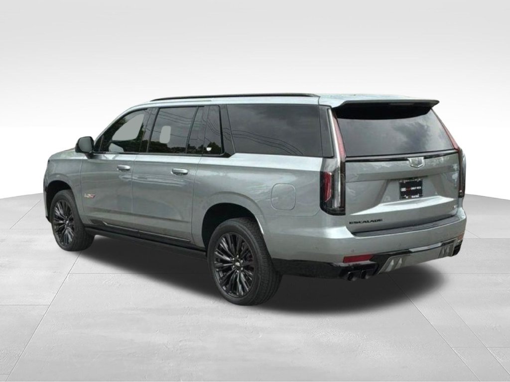 Used 2024 Cadillac Escalade ESV V w/ LPO, ONYX Package AWD/4WD image 7